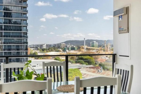 CBD Stylish 1bed1bath Modern Apartment w Parking